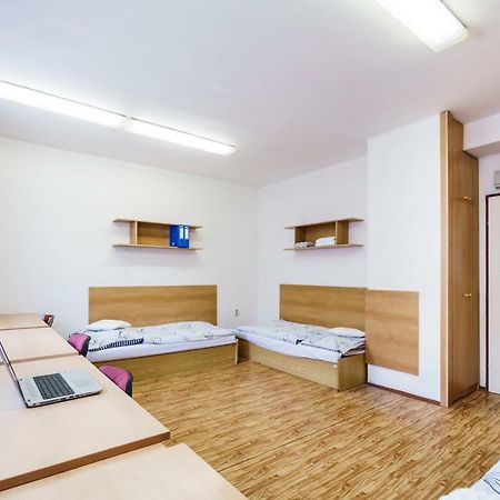 Hostel Sinkule Прага Экстерьер фото