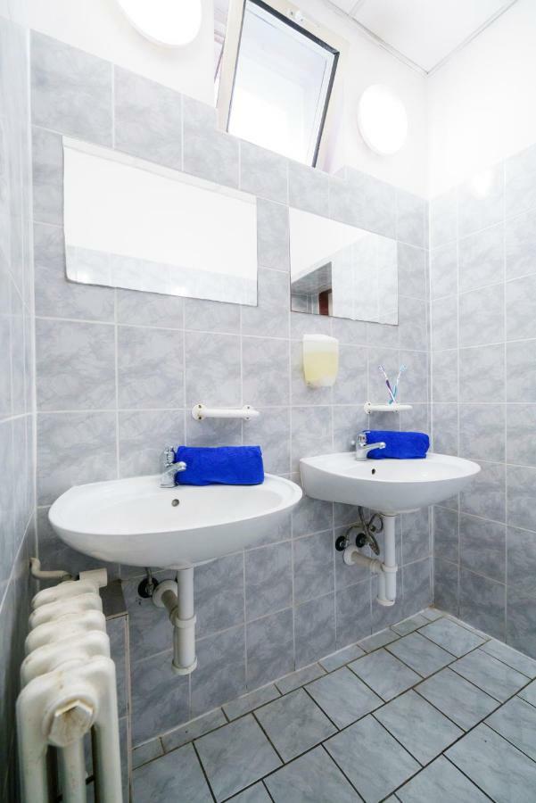Hostel Sinkule Прага Экстерьер фото